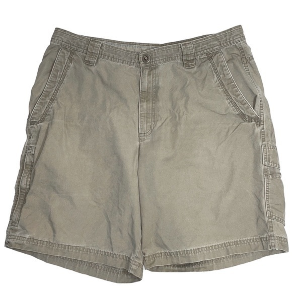 Columbia men’s 100% cotton khaki cargo shorts.  Size‎ 36” waist x 9” inseam. GUC
